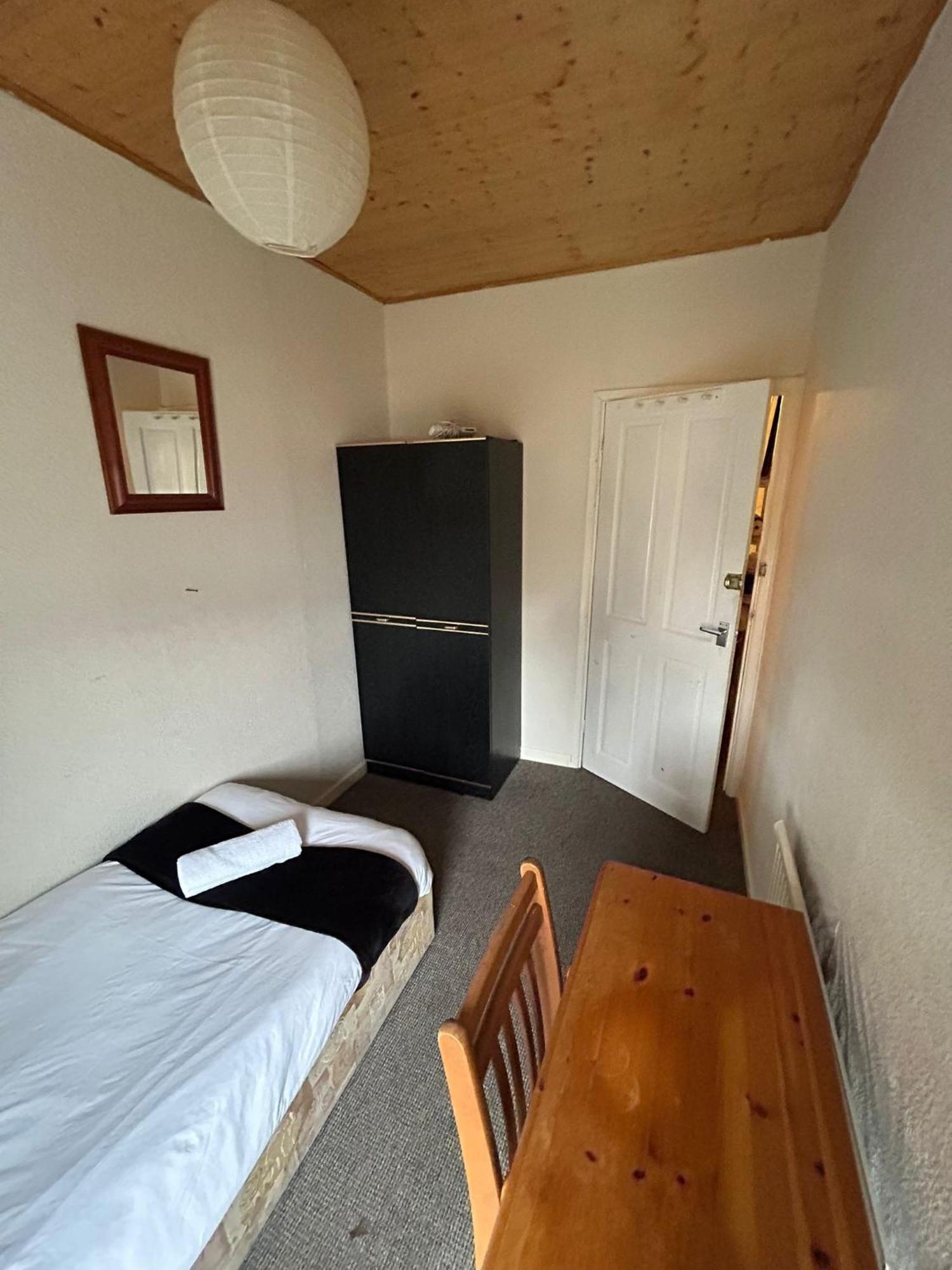 فندق Hill Breeze House ميرثير تيدفيل المظهر الخارجي الصورة