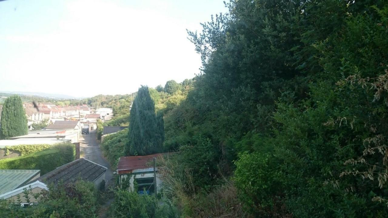 فندق Hill Breeze House ميرثير تيدفيل المظهر الخارجي الصورة